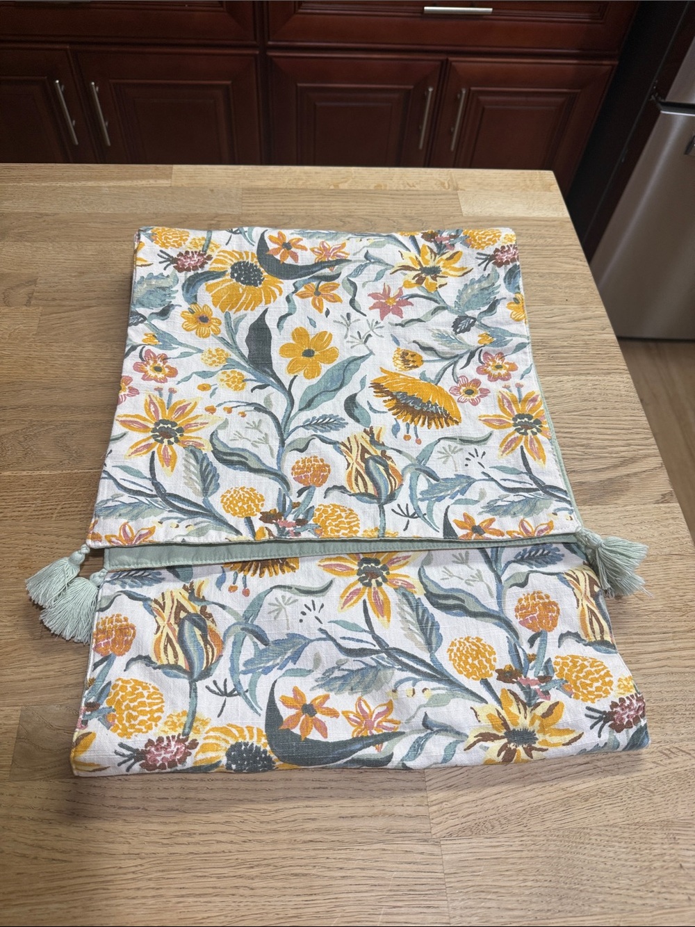 Floral double-sided Tassel Table Runner in Yellow and Green